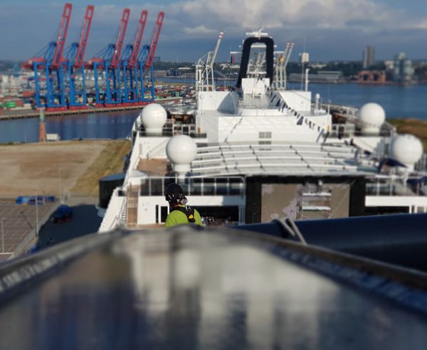 Cordistes pour maintenance de bateaux dans le secteur naval